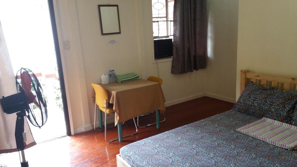 Christopher B&B And Apartments (Adults Only) Paranaque City Buitenkant foto